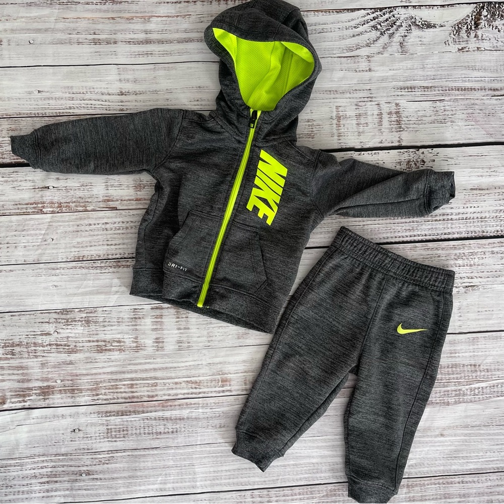 Nike sweatsuit